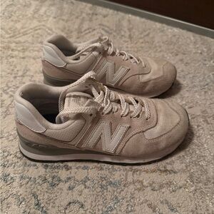 New Balance Men's Cream Sneakers